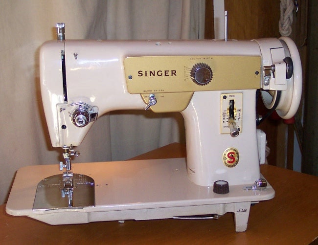 Restored HeavyDuty JapaneseMade Singer 223 Sewing Machine