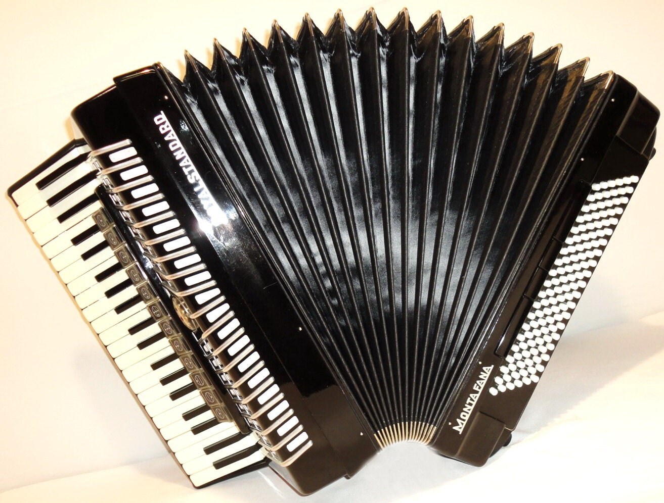 German Accordion Player at Jeremy Mitchell blog