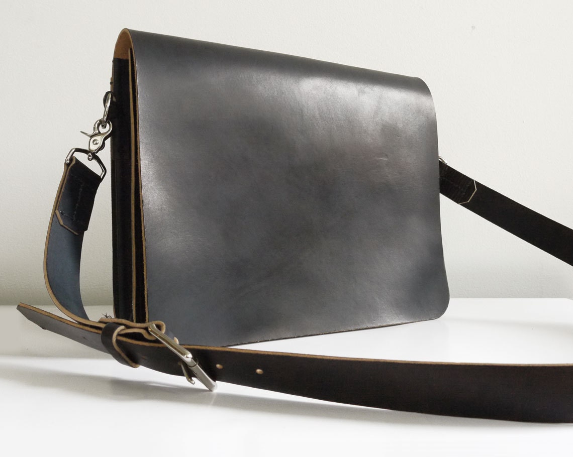 Leather Mens Messenger Bag Laptop | IUCN Water