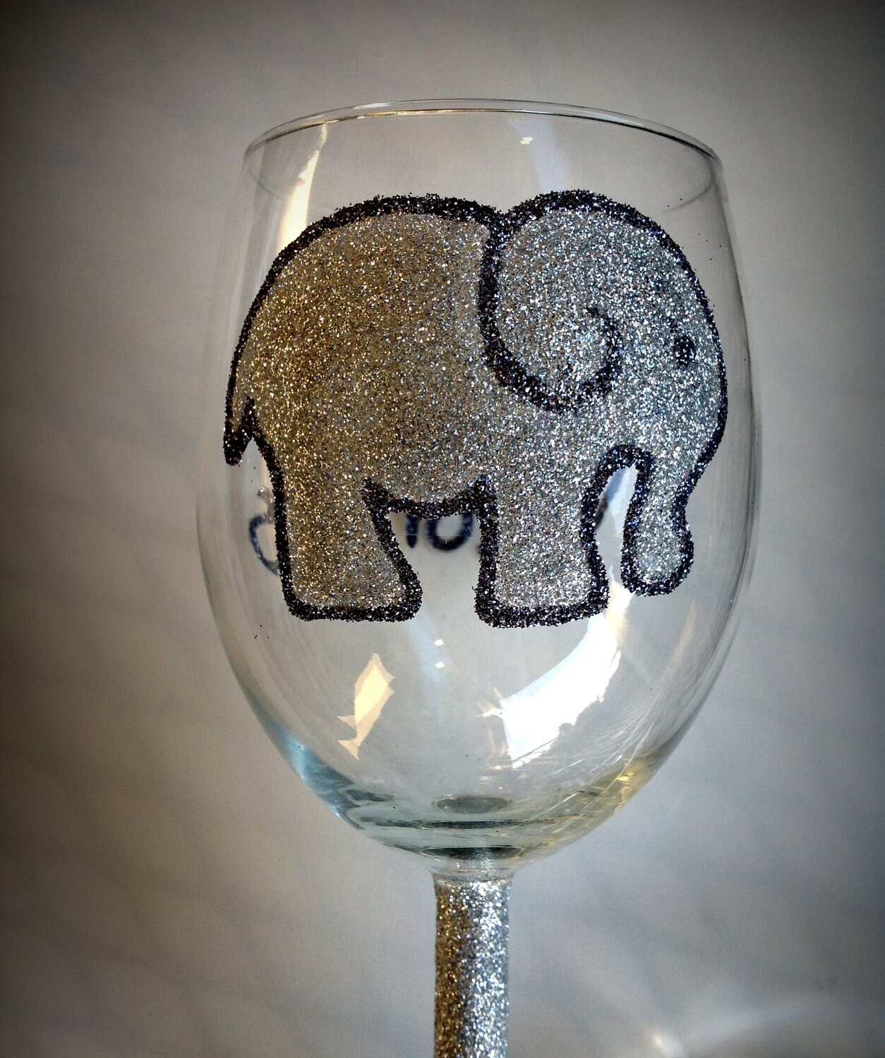 Glitter elephant wine glass