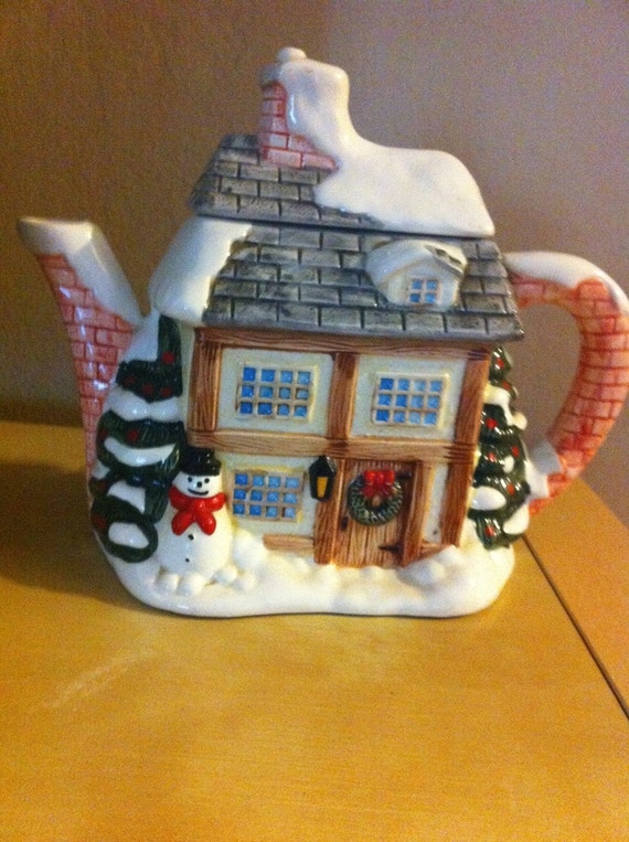 50's Vintage Christmas tea pot