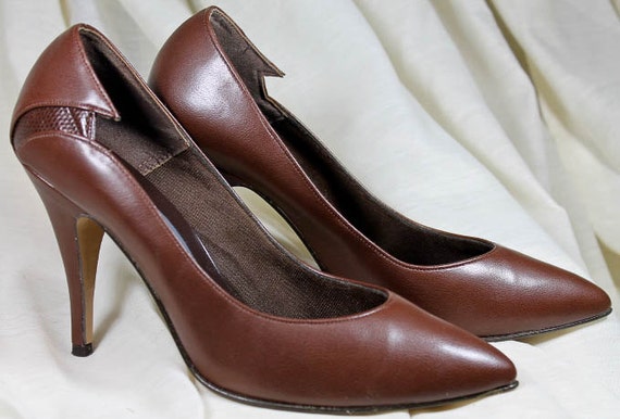 Leather Dark Brown High Heels Women Size 9 by SlightlyWorn on Etsy