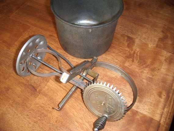 mixer for mark makers Beater by Vision 2 1930's Full Piece TeenysAttic Set Mixer