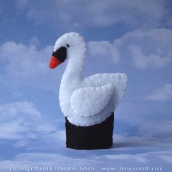 Swan Finger Puppet