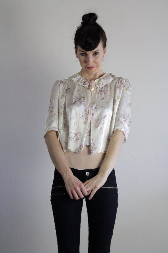 Vintage 40s Bedroom Blouse . Satin Top . Lavender by VeraVague