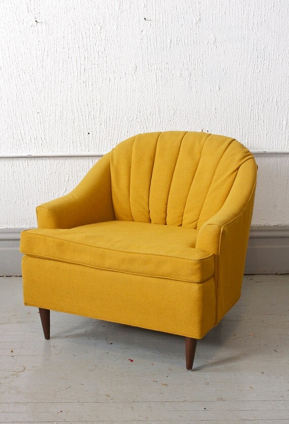 Beautiful Mid Century Modern / Vintage Yellow Club Chair