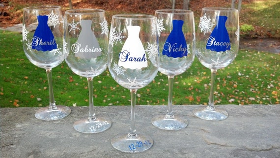 5 snowflake glasses, Bridesmaids gift glasses for winter wedding, blue and white with name over dress