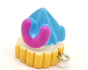 SALE 15 Ice Cream Charms - Cup Cake Charms - Kawaii - 18x17mm - Ships IMMEDIATELY from California - SC358