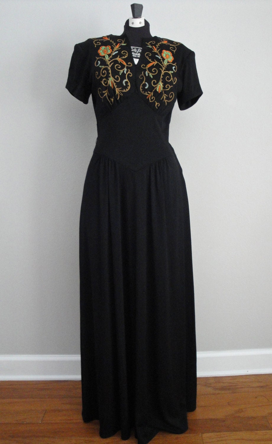 Vintage 1940s 40s Evening Dress Gown with Gold Thread