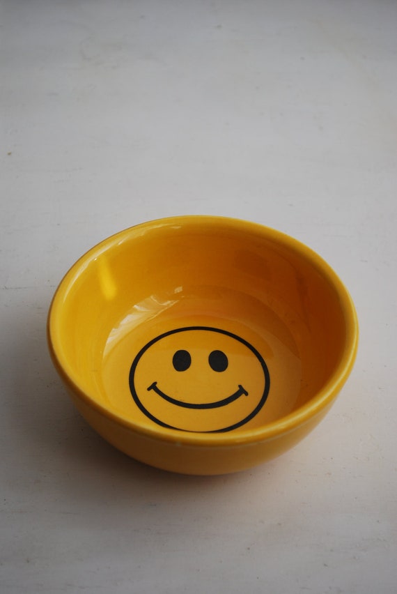 McCoy Yellow Smiley Face Bowl 1970s Rare Collectable Smile