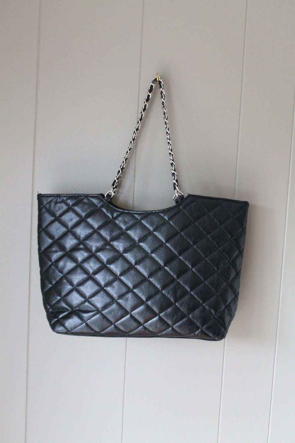 Black Handbag with Chain handle /Large Quilted 90s Purse
