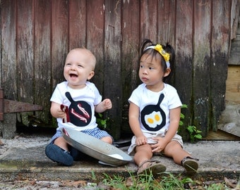 Twin Onsies, Twins Baby Gift, Bacon and Eggs, Sibling Shirts, Fathers Day Gifts, New Baby Gift, Funny Baby Clothes, Twins Children