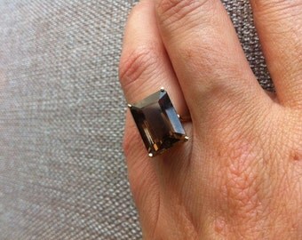 Gold ring - 14k yellow gold with a brown smoky quarts at the center, gold ring, smoky quarts ring