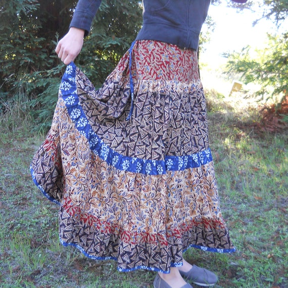 Womens Long Indian Print Bustle Back Skirt fits hips to