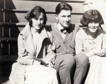 vintage photo Teenage Kids on the STeps of the house 1920
