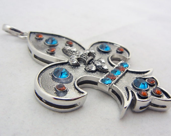 Antique Silver-tone Fleur on Fleur de Lis Band of with Topaz and Turquoise Rhinestones Pendant