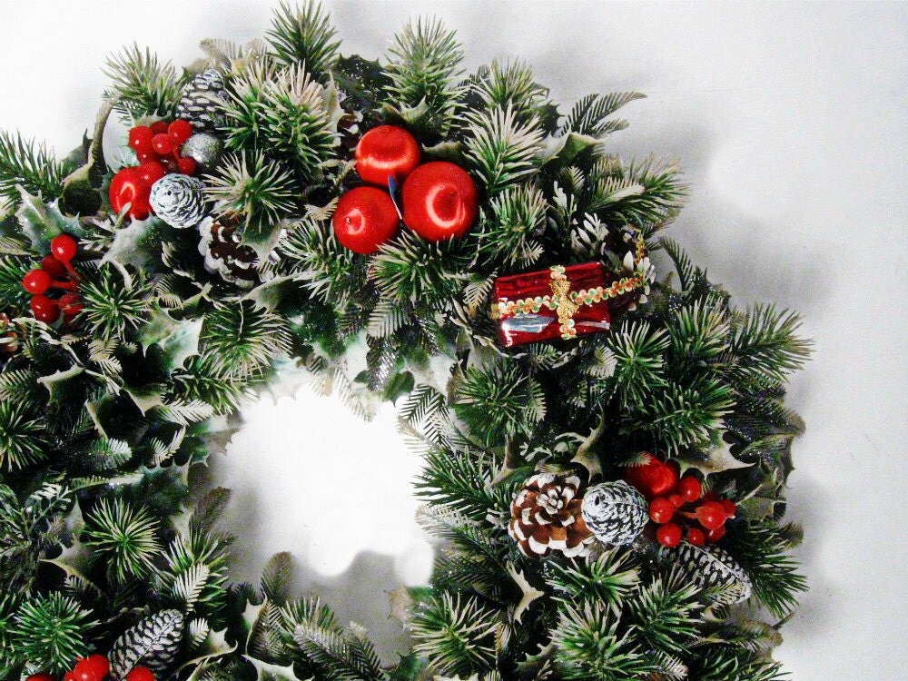 vintage faux evergreen christmas wreath 18 inch 1960s vintage faux evergreen christmas wreath 18 inch 1960s