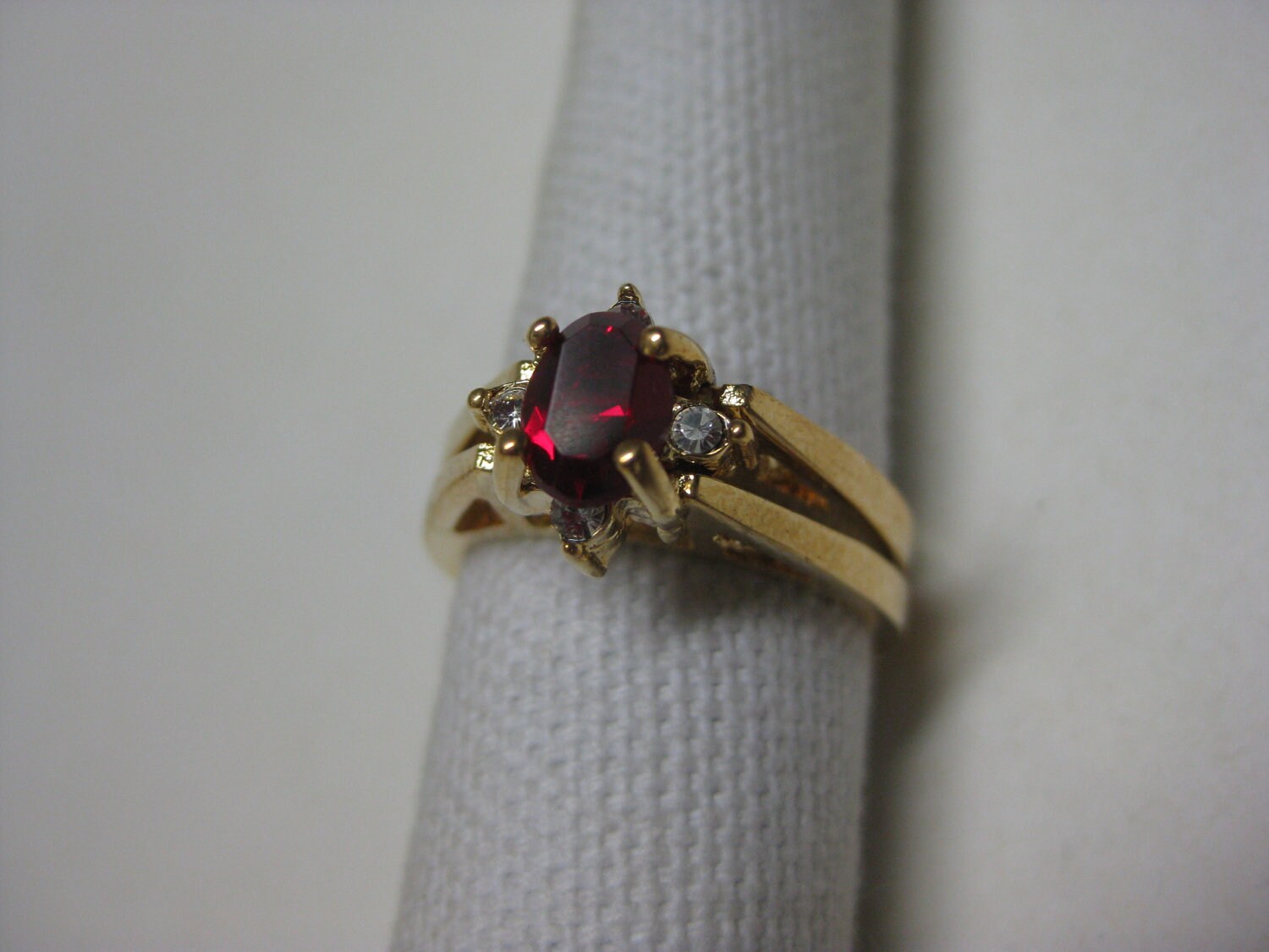 Red Gold Flip Ring Reversible Clear Rhinestone Vintage Size 8