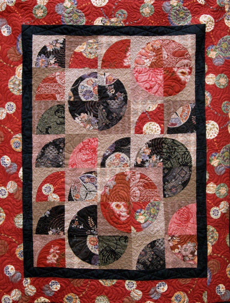 Patchwork Quilt black and red Japanese Drunkard's Path