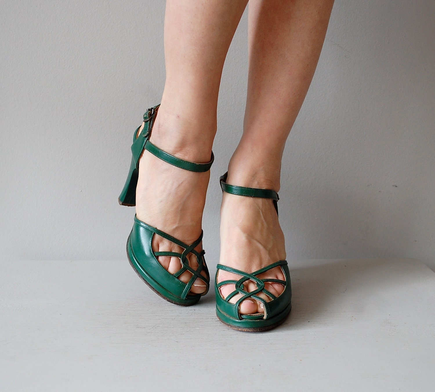 1940s shoes / green 40s platform heels / Oppenwerk heels