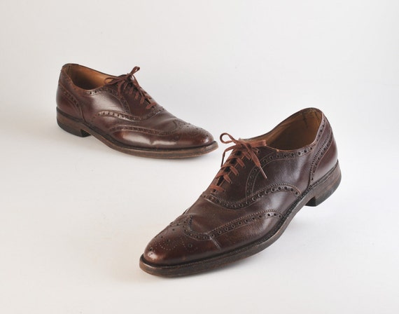 mens vintage wingtip shoes
