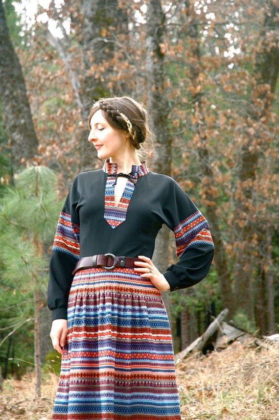 Vintage Folk Dress... Eastern European Boho Dress... MORI GIRL