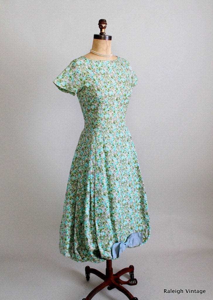 Vintage 1950s Dress : 50s Silk Floral Bubble Hem Party Dress