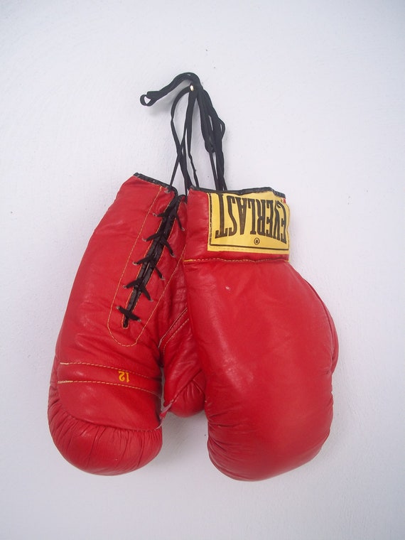 Vintage Everlast Boxing gloves by PLANETFRIENDLYGOODS on Etsy