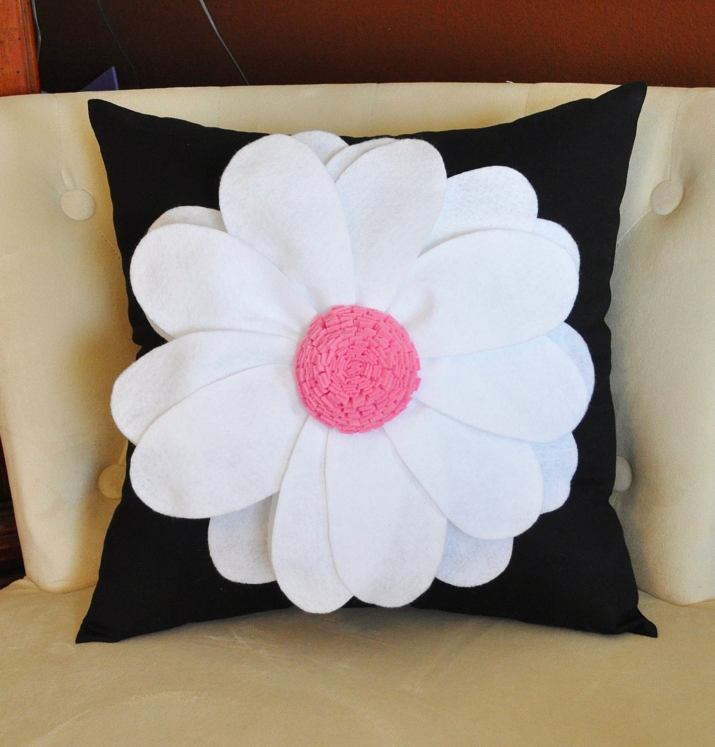 Home Decor Pillows White Daisy Flower on Black Pillow NEW