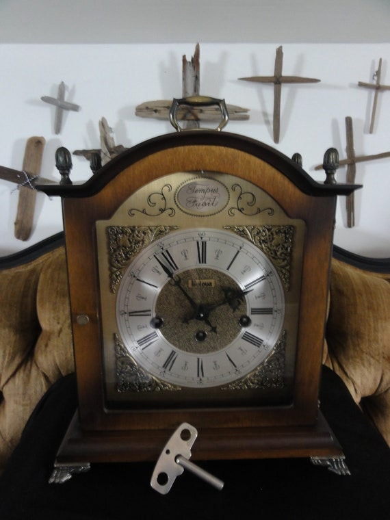 Vintage Bulova Tempus Fugit Mantle Clock