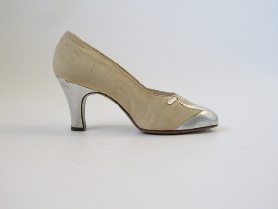 1920s Wedding Shoes Vintage 20s Evening Shoes in Creme Silk