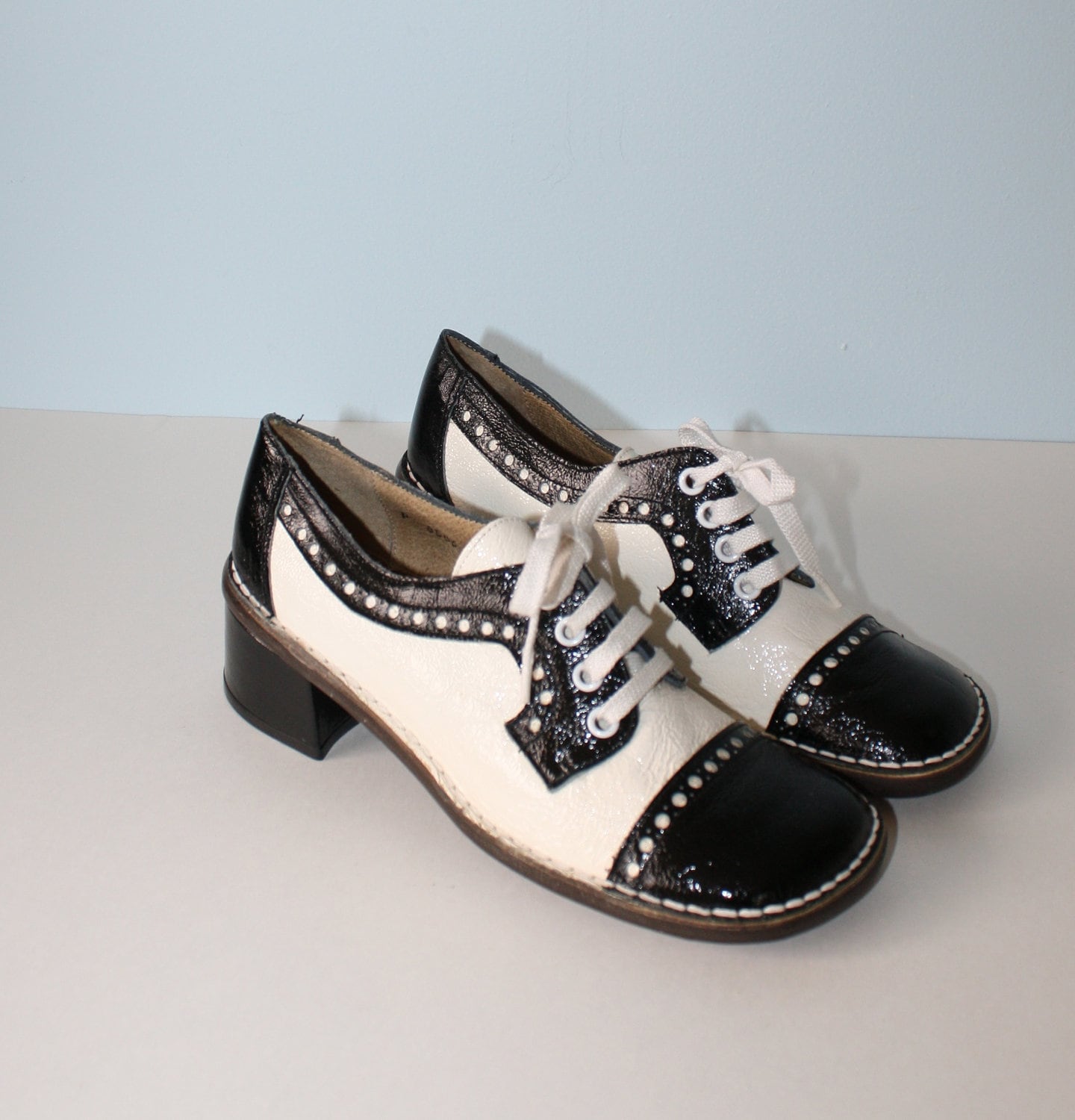 women's black and white shoes