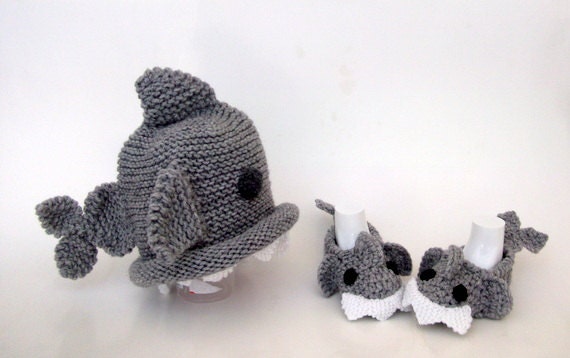 Crochet Baby Shark slippers and hatGray baby bootiesnewborn