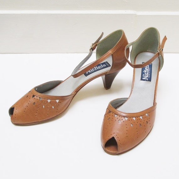 tan peep toe sandals
