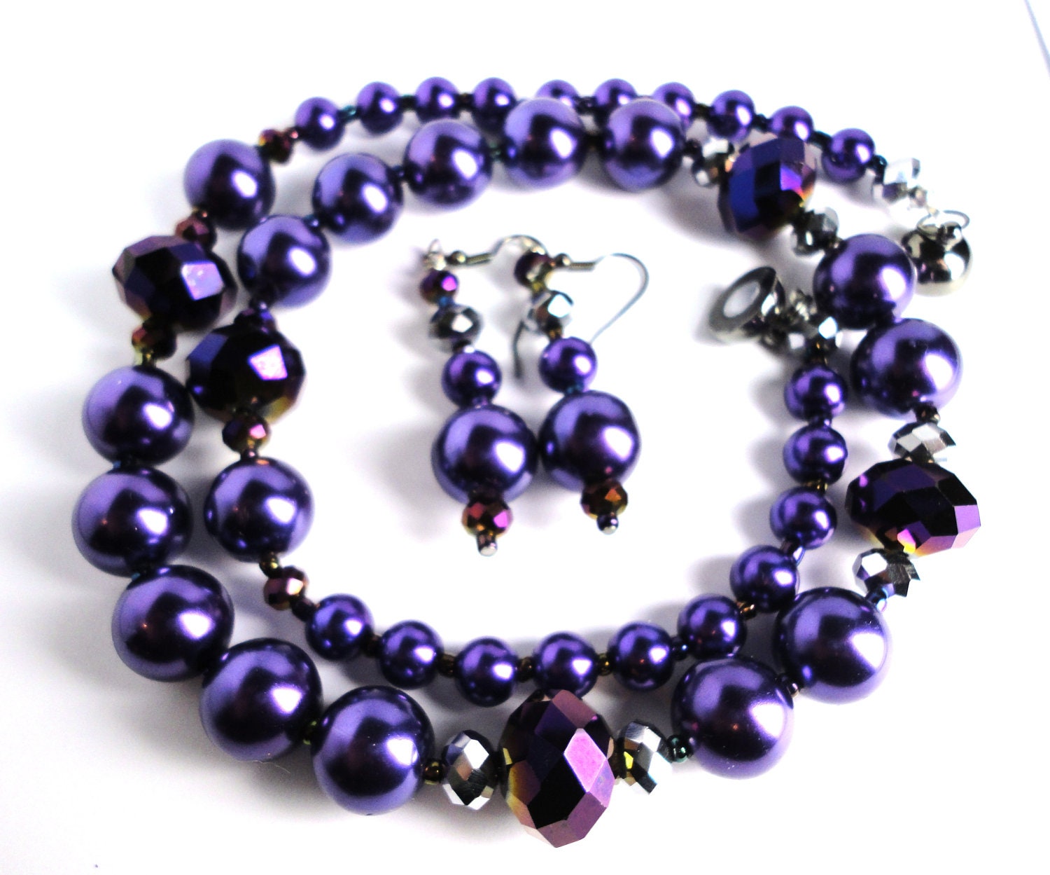 Extravagant Dramatic Purple Pearl Necklace by LyndaHayesDesigns