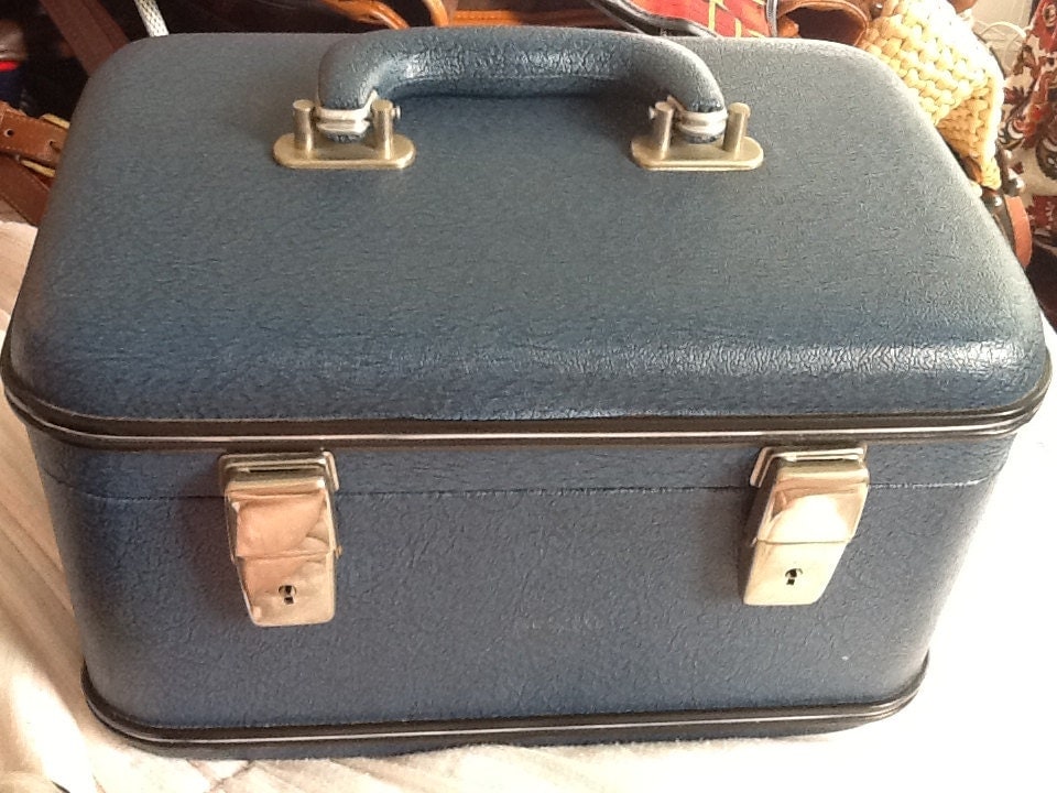 train case luggage new