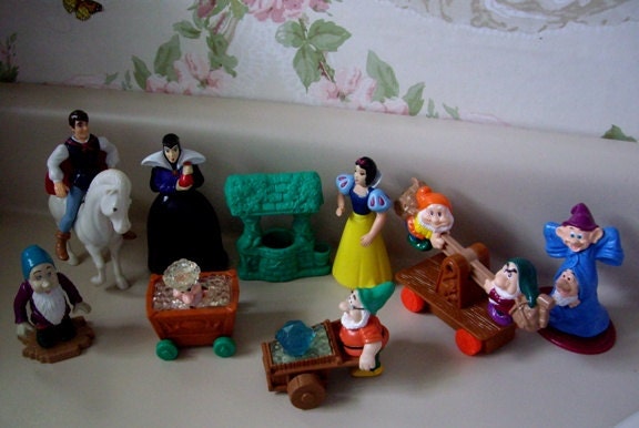 Snow White And The Seven Dwarfs Mcdonalds Happy Meal Toy 