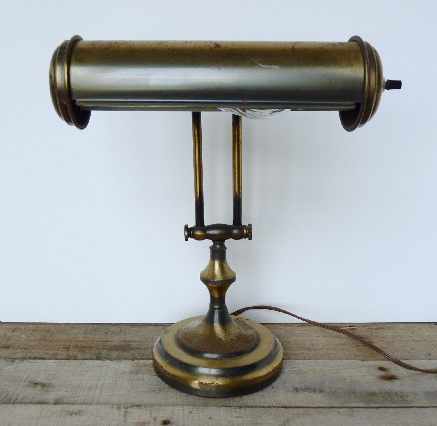 Vintage Brass Desk Lamp / Underwriters Laboratories