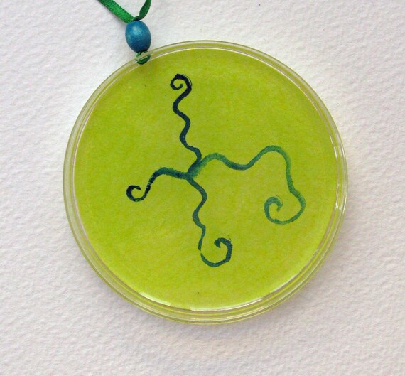 Petri Dish Ornament 28 Spirochetes