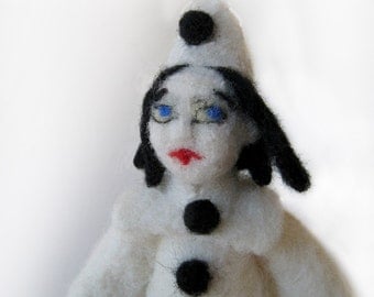 Piero - needlefelted sculpture