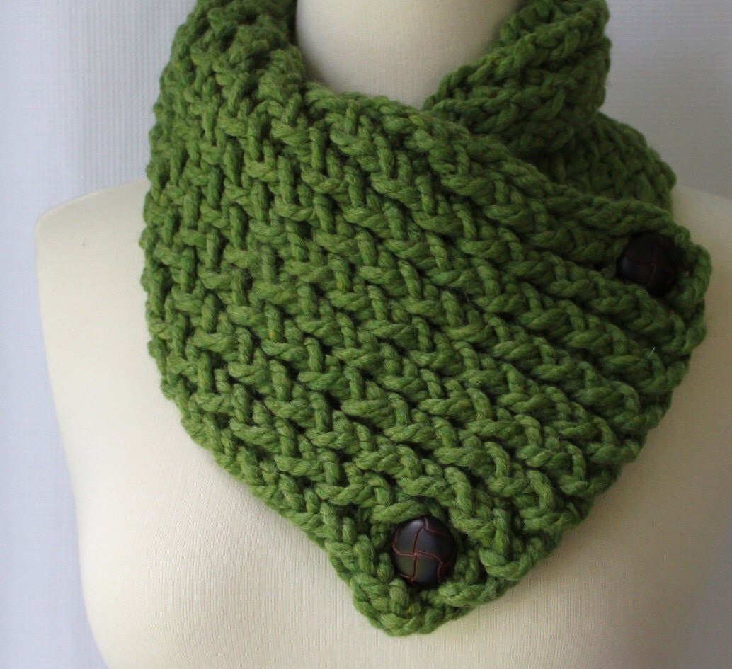 Short Scarf with Buttons Moss Green Scarflette Winter Scarf