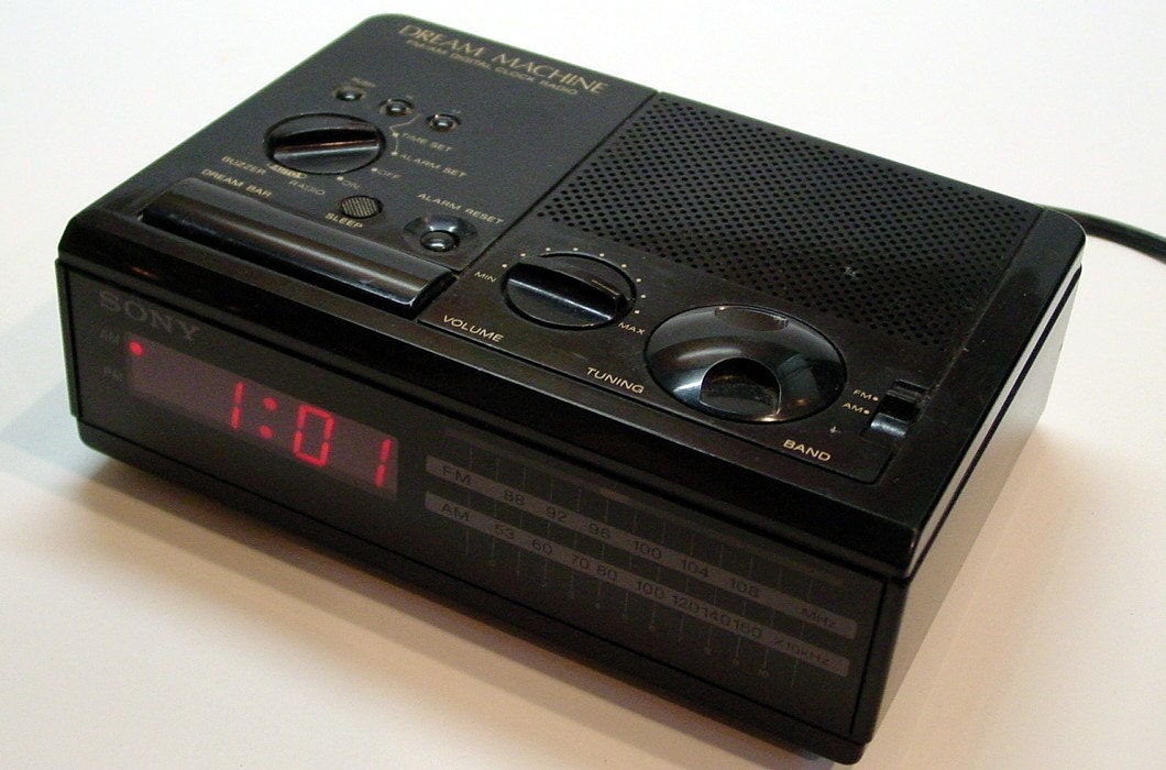 Vintage 1980's Sony Digital Clock Alarm AM FM Radio Dream