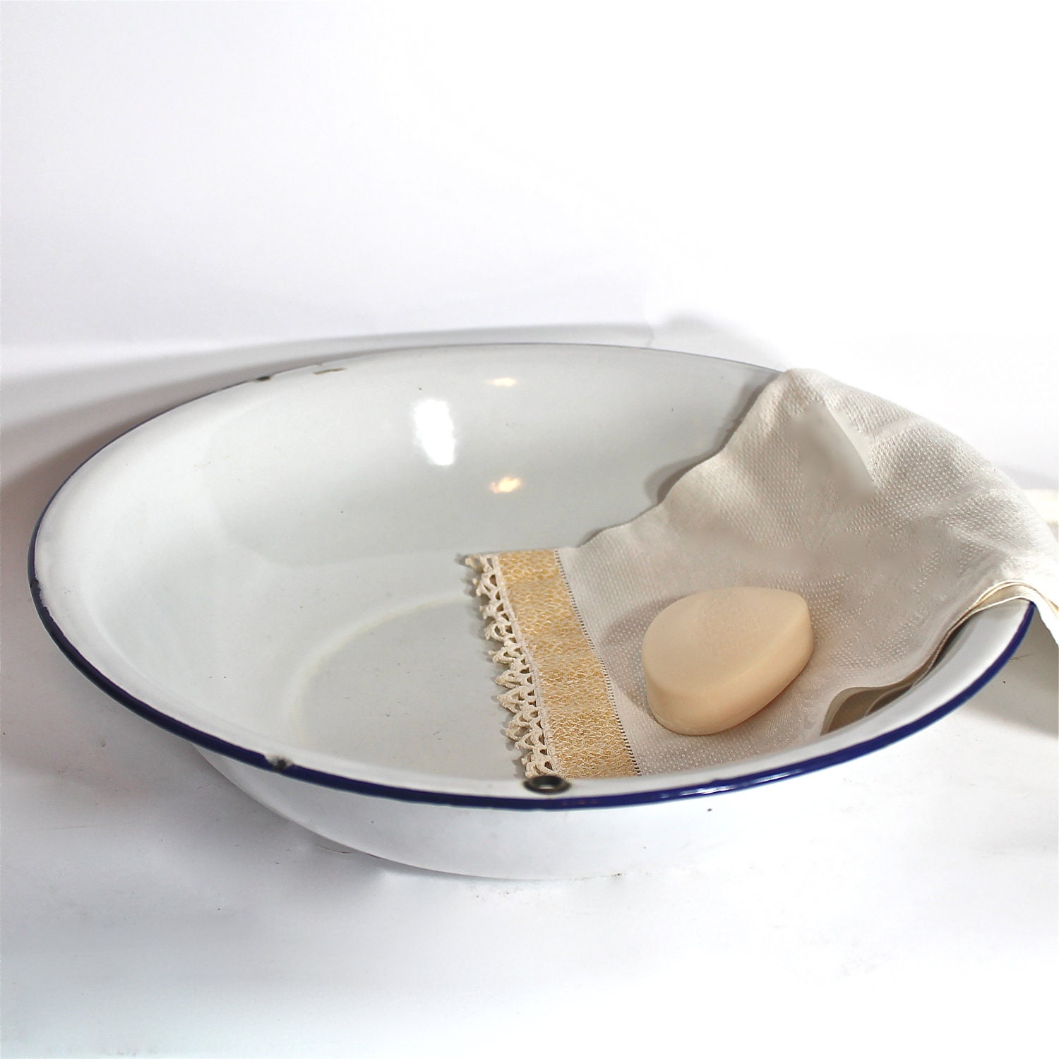 Vintage Enamel Wash Basin