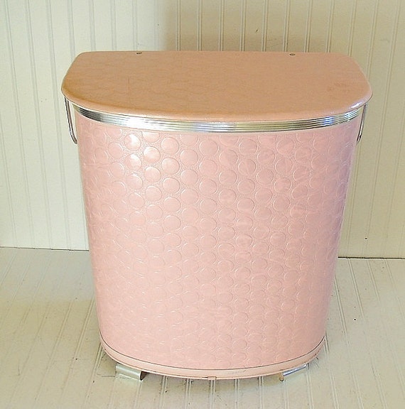 Large Pink Wicker Clothes Hamper Vintage Pearl Wick Blush