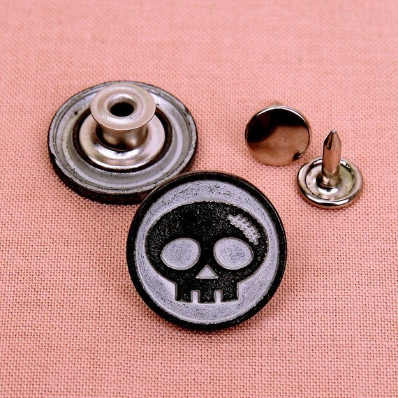 SKULL BUTTONS