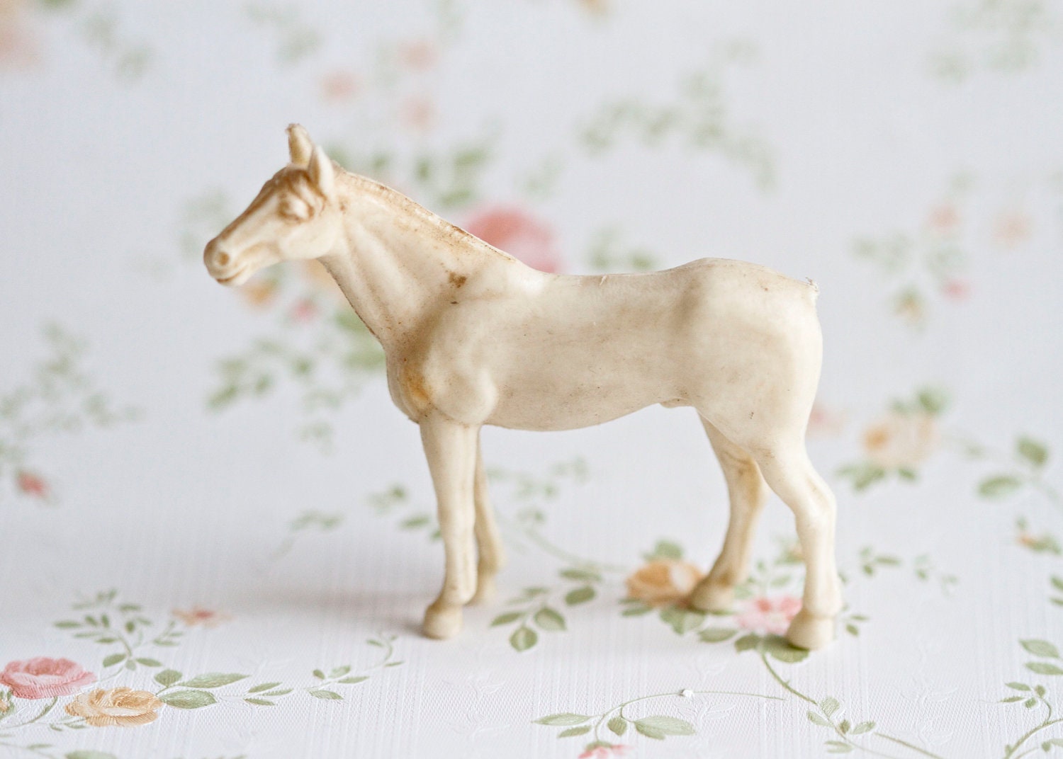 Little off White Horse Vintage Toy Horse