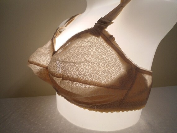 Ee bra Oct 01, · Boobs: Natural · Enhanced (silicone, saline, string) · Bra size · Cup size · Large areolas Nipples: Long · Pierced · Puffy · Inverted Pages in category
