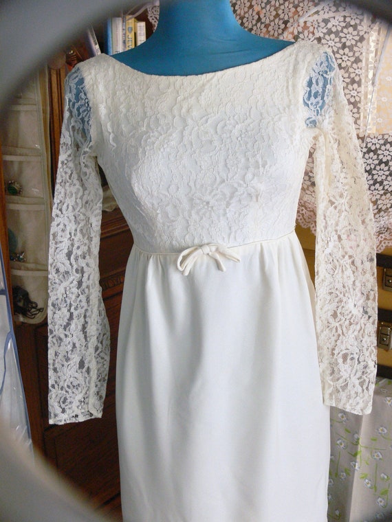 White short wedding  Dress  size 4 5 and matching  jacket 