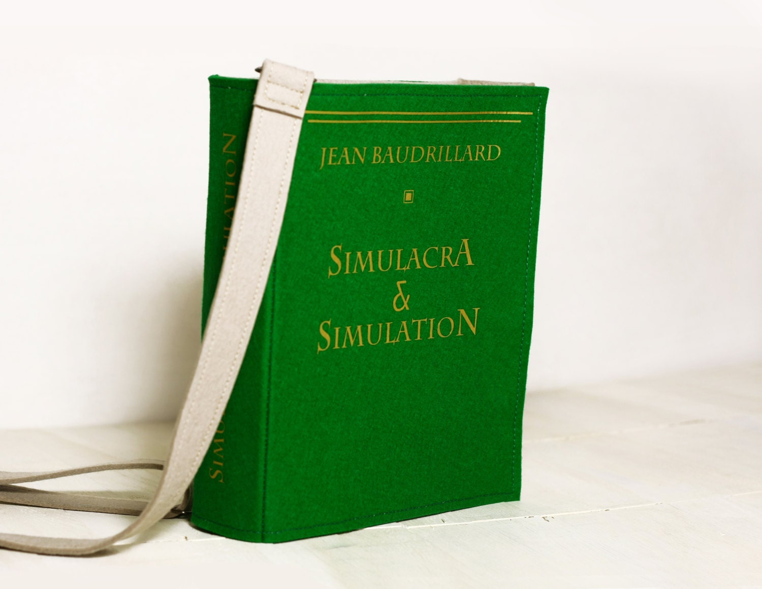 Зеленая обложка книги. Jean Baudrillard Simulacra and Simulation. Simulacra Simulation книга. Симулякры и симуляции книга