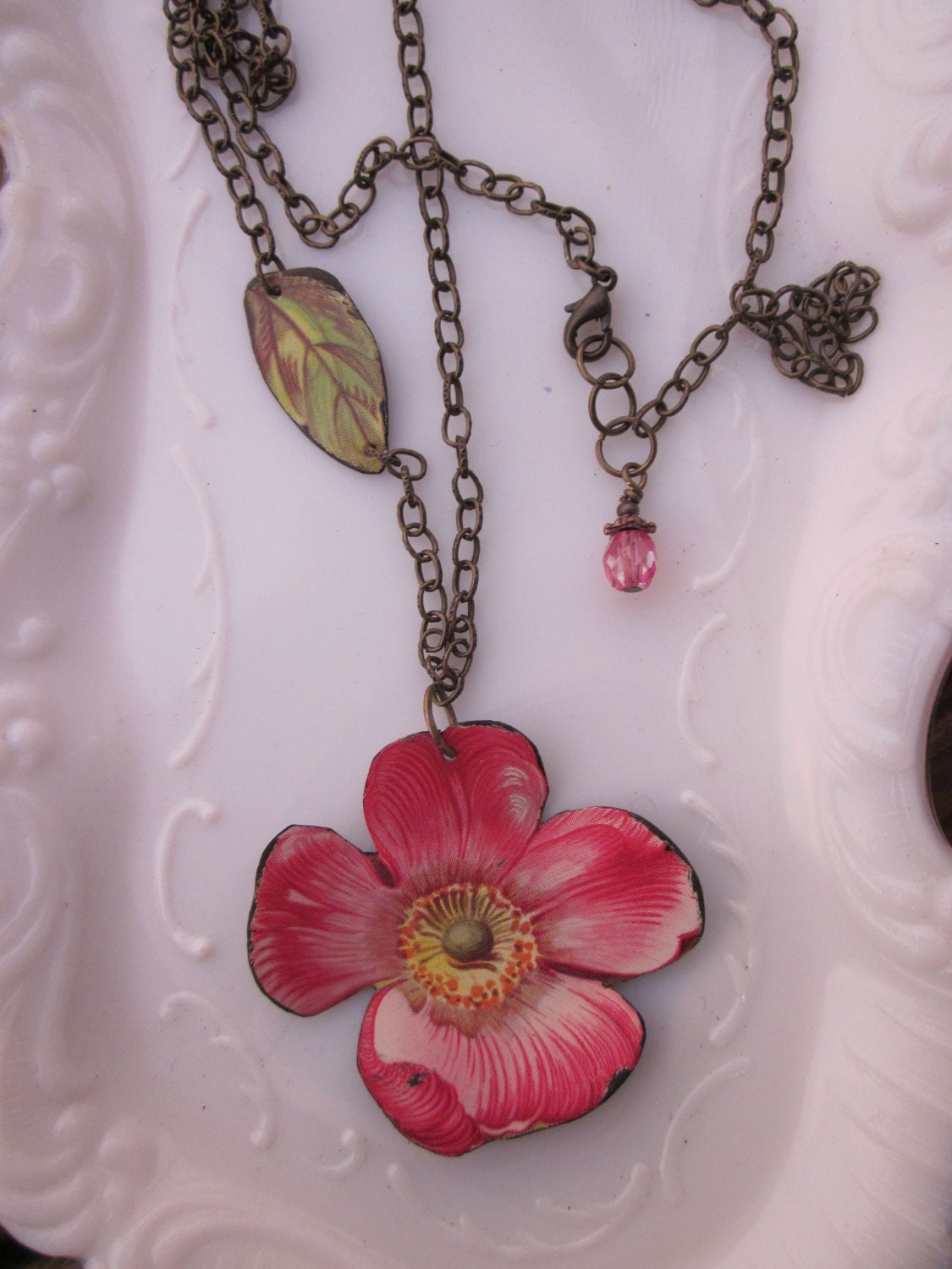 Tin Necklace Bright Bloom Tin for the Ten Year